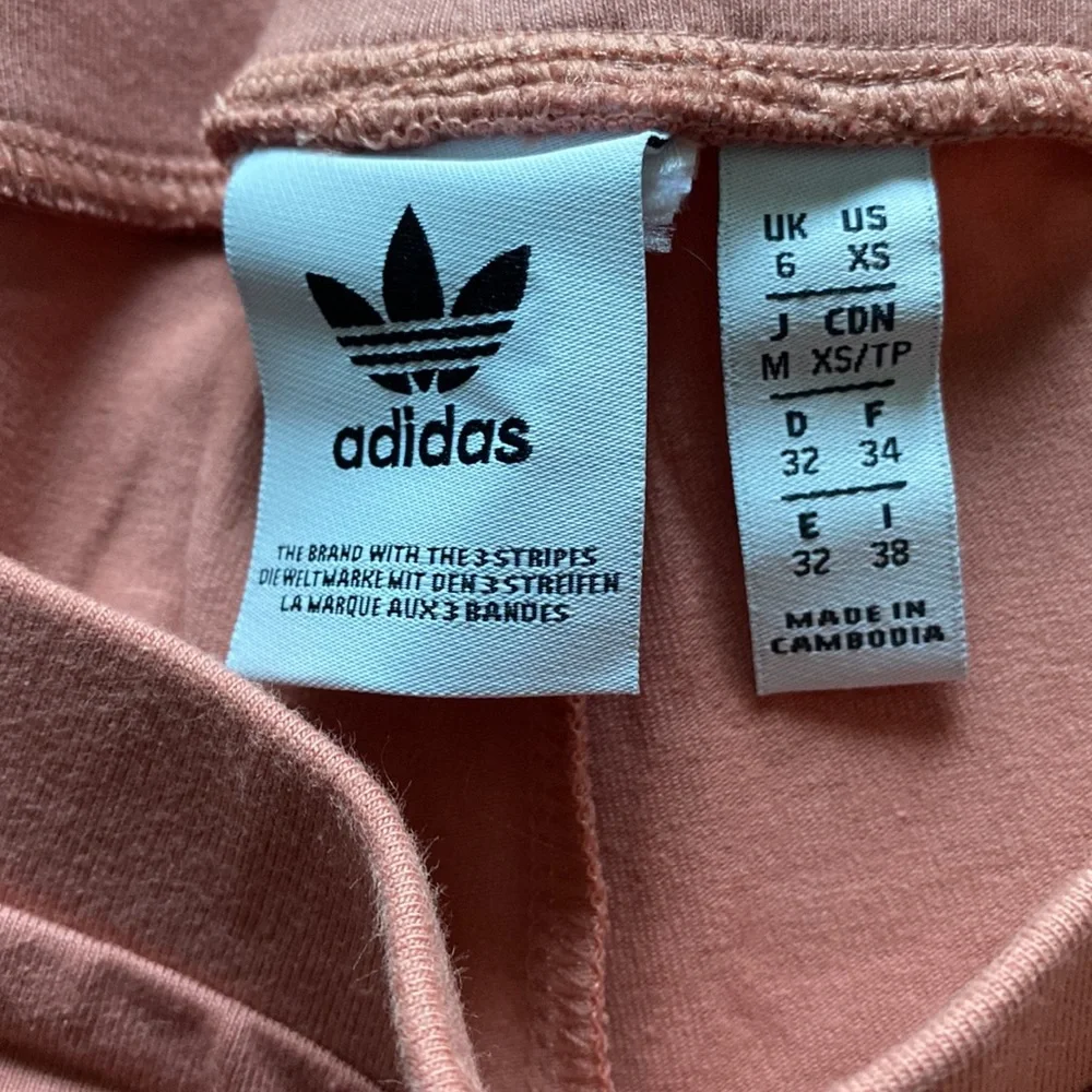 LOUNGEWEAR ESSENTIALS 3-STRIPES LEGGINGS XS OUT OF STOCK - Picture 3 of 6